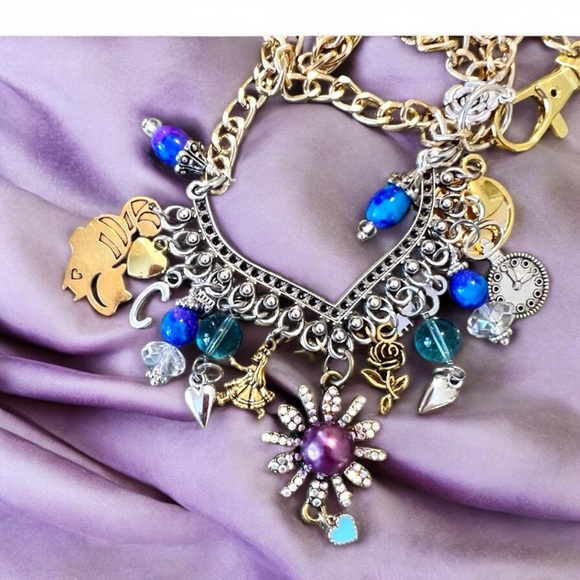 Cheshire Cat Alice in Wonderland charm necklace Vintage pieces gorgeous - Picture 7 of 17